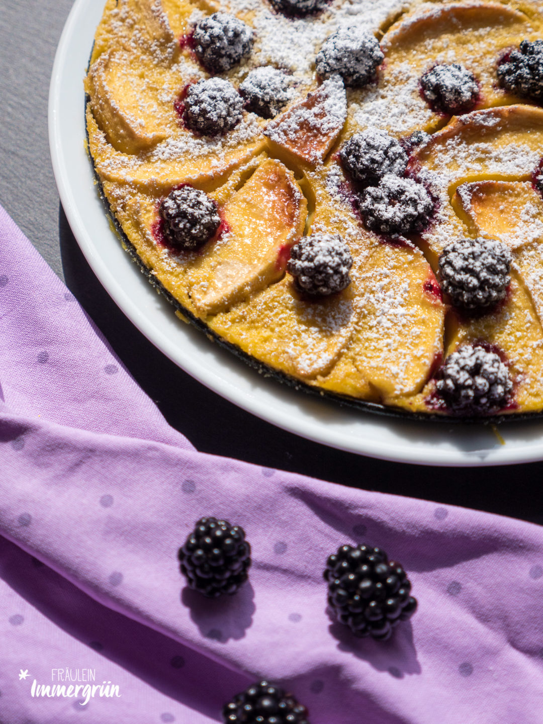 Küchensonntag: Brombeer-Apfel-Clafoutis | Fräulein Immergrün