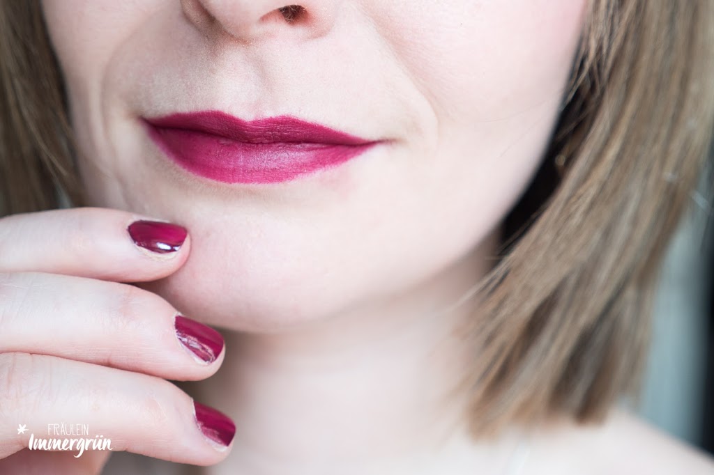 Nui Cosmetics Lipstick Tempora, vegan, Naturkosmetik, matt + Benecos Nail Polish Desire