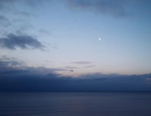 Ostsee und Mond