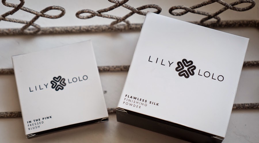 Lily Lolo Pressed Blush In the Pink, Finishing Powder Flawless Silk