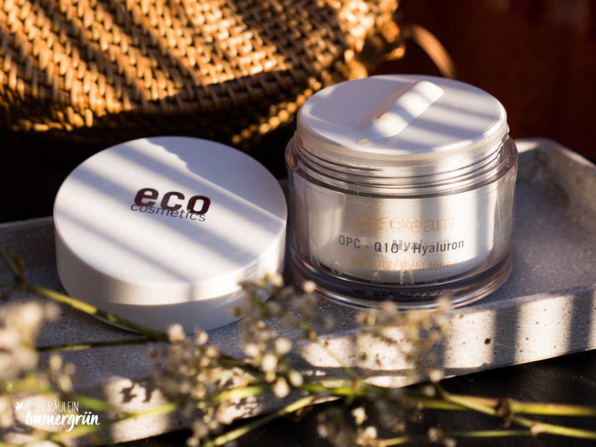 Eco Cosmetics CC Cream mit SPF 30 in Light Toned mit OPC, Q10 und Hyaluron